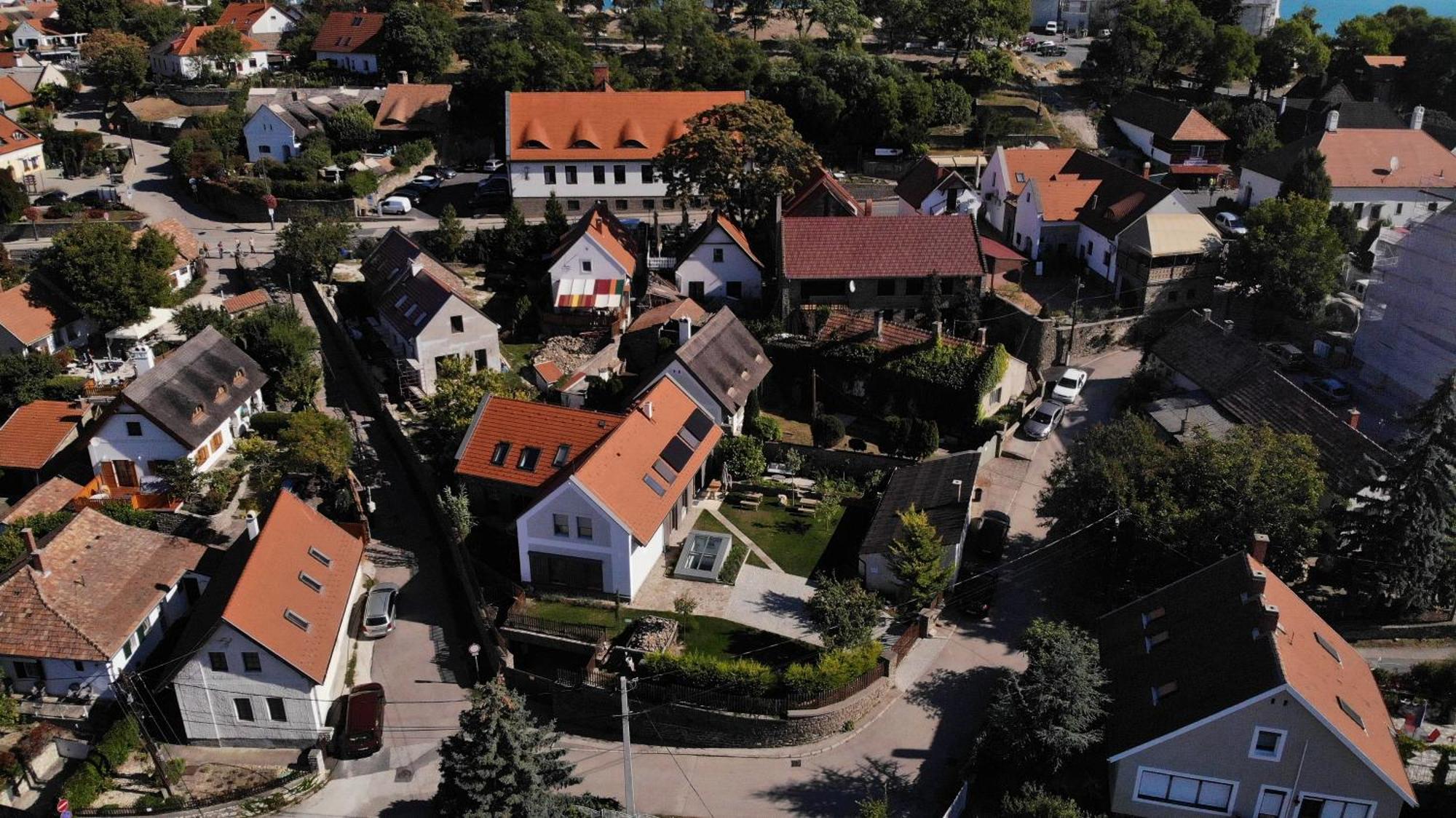 Kaska Haz Apartment Тихани Екстериор снимка